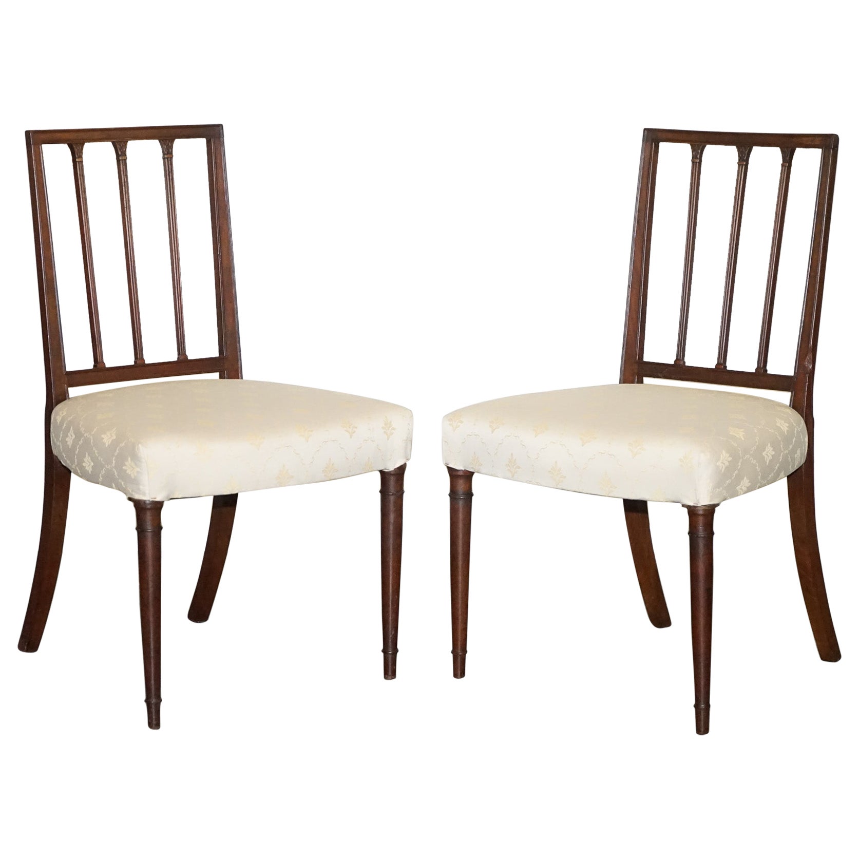 VICTORIAN PAiR OF SIDE CHAIRS WITH CREAM FABRIC SEATS For Sale