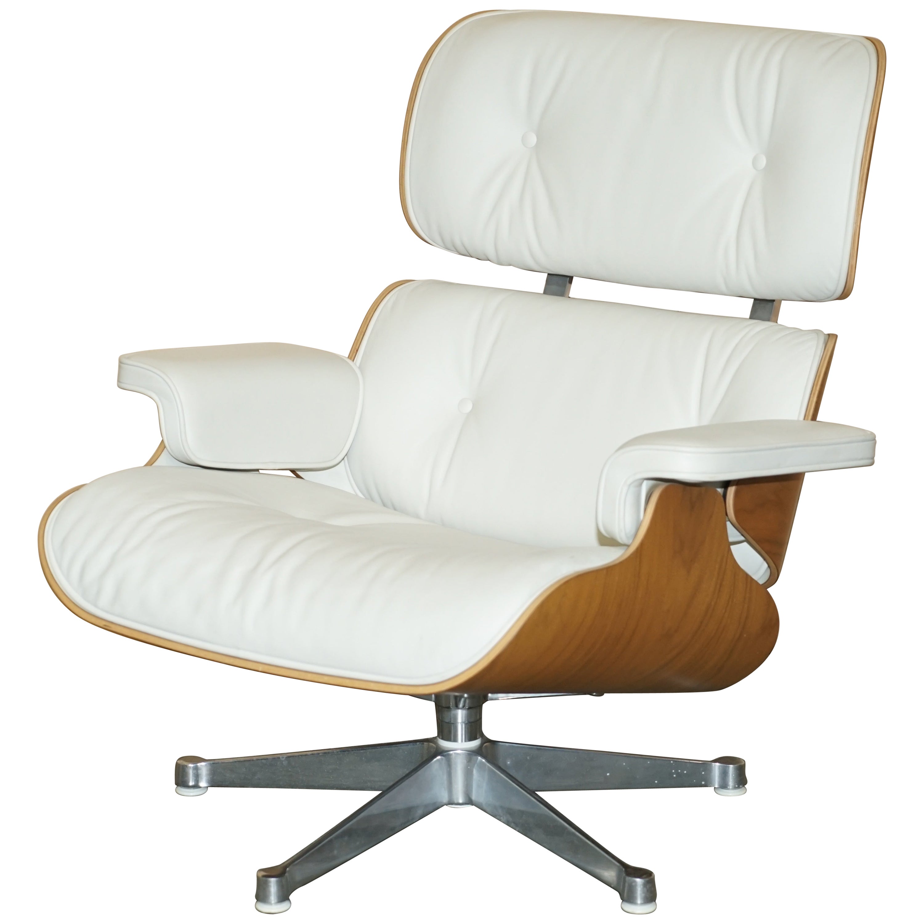 VITRA CHARLES & RAY EAMES AMERiCAN CHERRY WOOD WHITE LEATHER LOUNGE ARMCHAIR