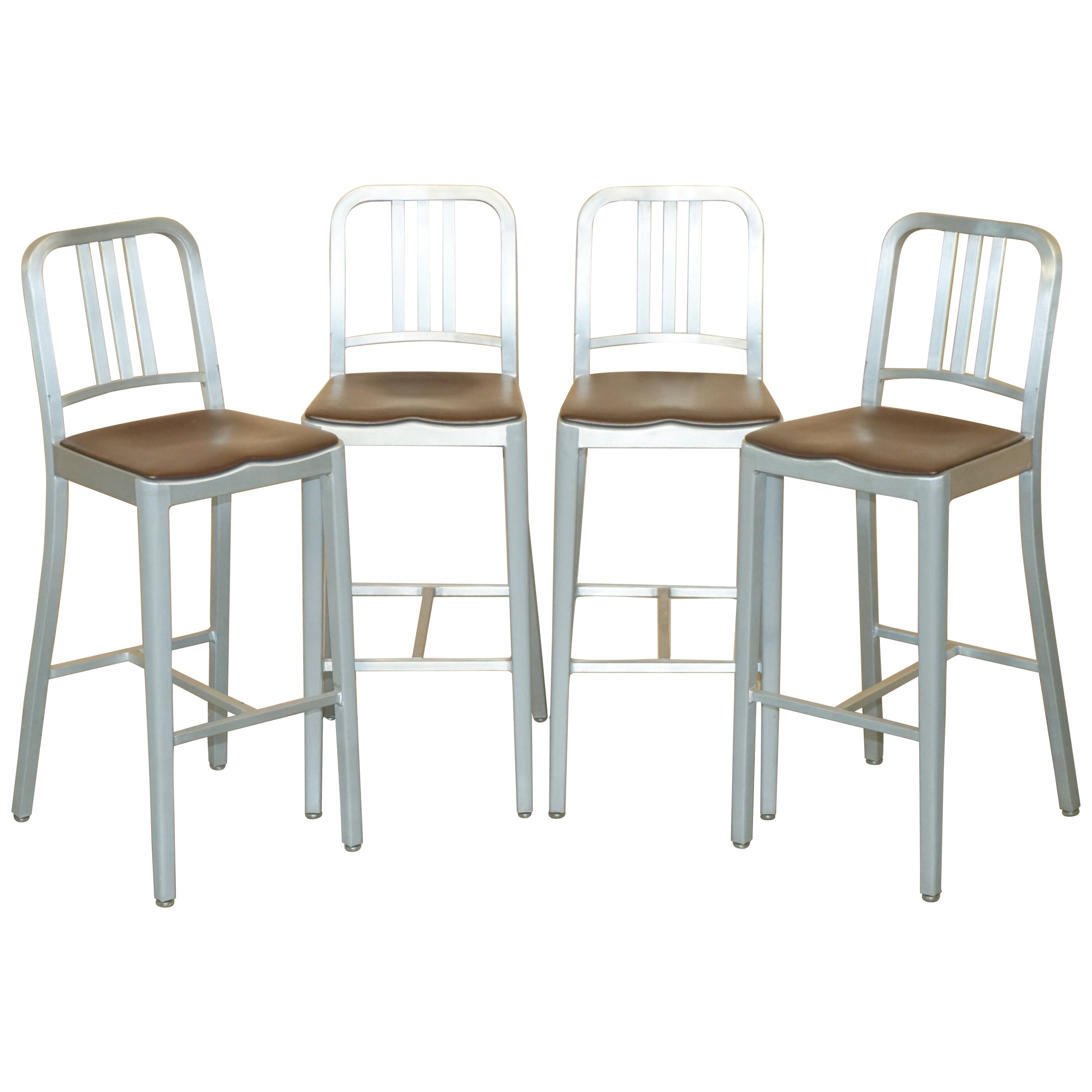FOUR COLLECTABLE ViNTAGE EMECO 111 BRUSHED ALUMINIUM COUNTER BAR STOOLS For Sale