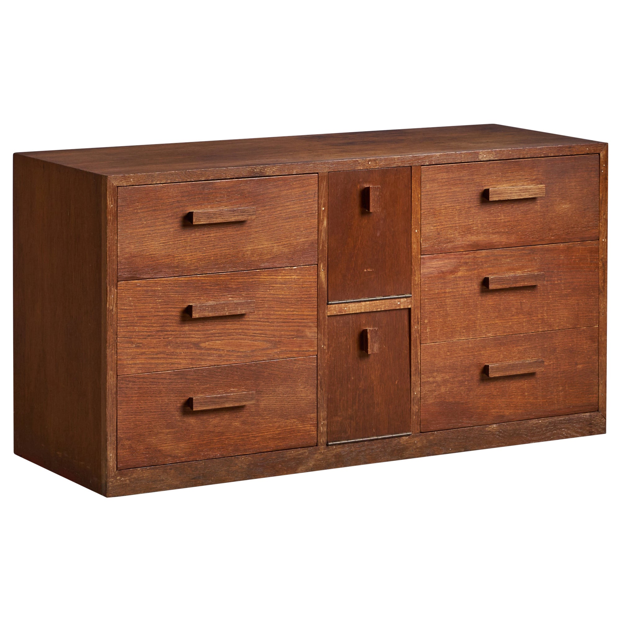 American Designer, Dresser, Oak, USA, 1940s For Sale