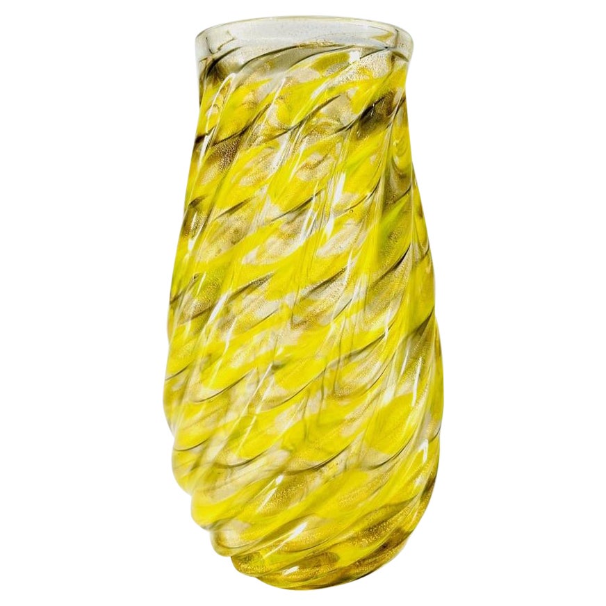 Archimede Seguso - Vase en verre de Murano jaune et venturine, 1960 en vente