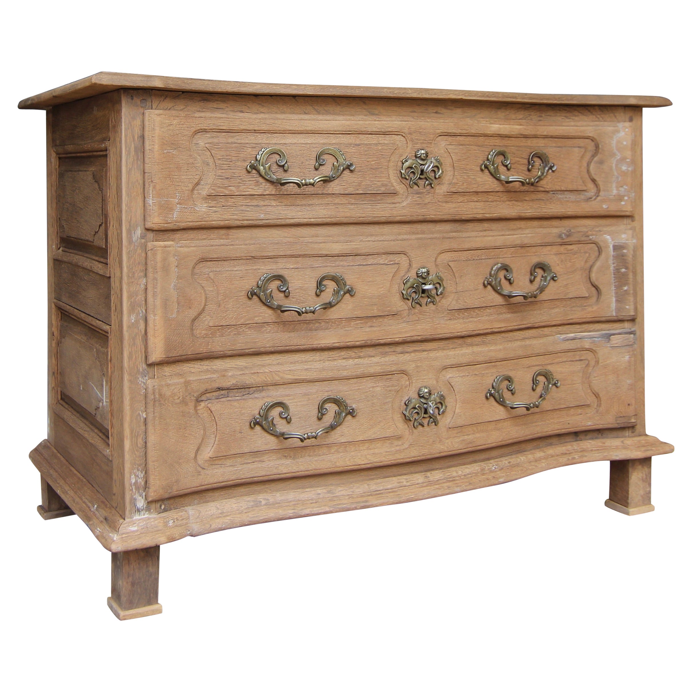 18th Century Galbée Chest of Drawers made of Oak For Sale