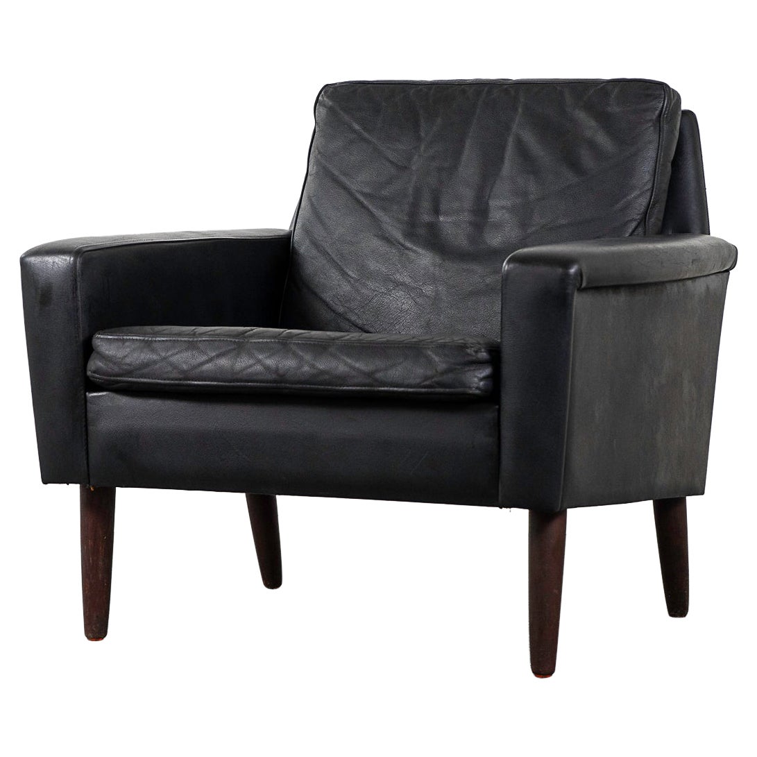 Danish Modern Black Leather Lounge Chair For Sale