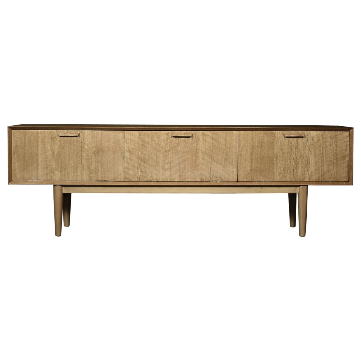 Skandinavisches Vintage-Sideboard aus Strohfarbener Eiche, Mid-Century Modern, 1970er Jahre