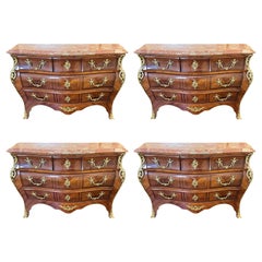 Commodes a bombe italiane con piano in marmo in stile Luigi XV