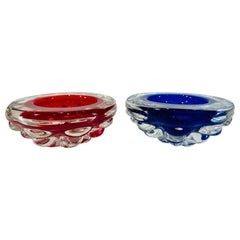 Pair of ashtrays in Murano glass red and blue attributed to Barovier&Toso 1990