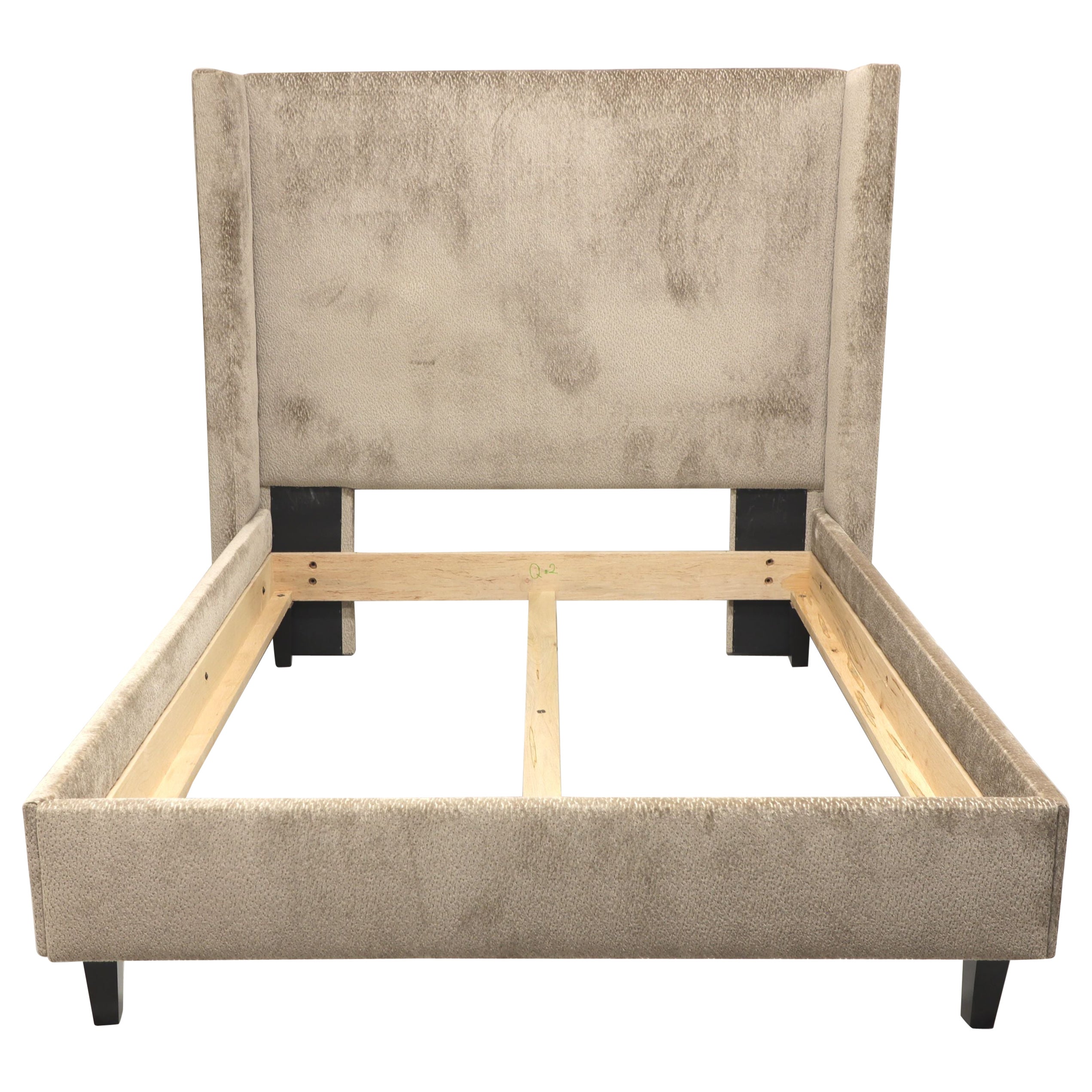 Contemporary Custom Built Queen Size Upholstered Panel Bed (lit à panneaux tapissés)