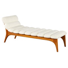 Mid-Century Modern Danish Chaise Lounge in Boucle Fabric