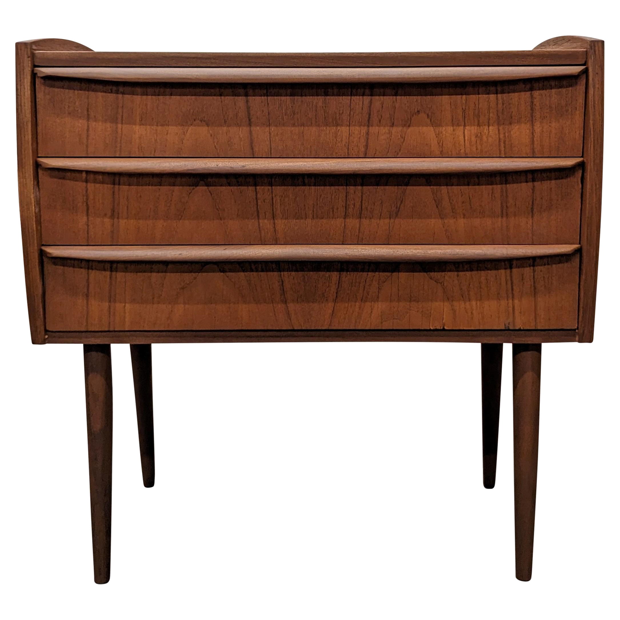 Vintage Danish Mid Century Teak Dresser / Nightstand 072343 For Sale