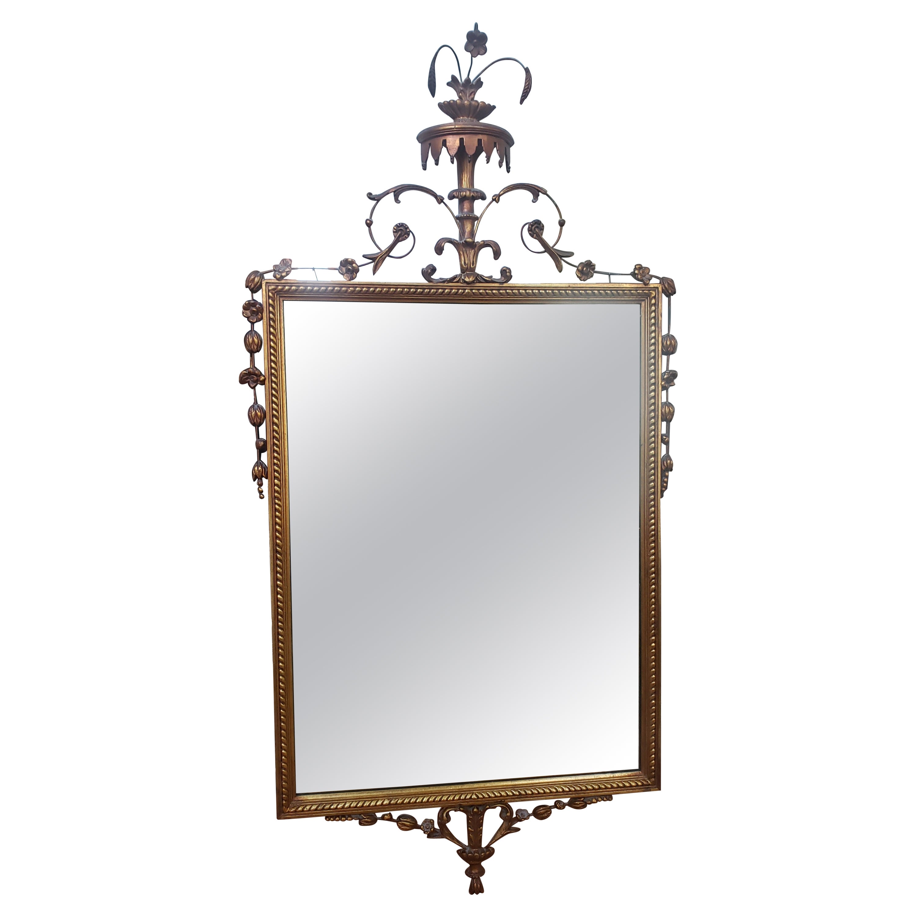 Miroir Empire français du début du 20e siècle à cadre en bois doré et ornementé