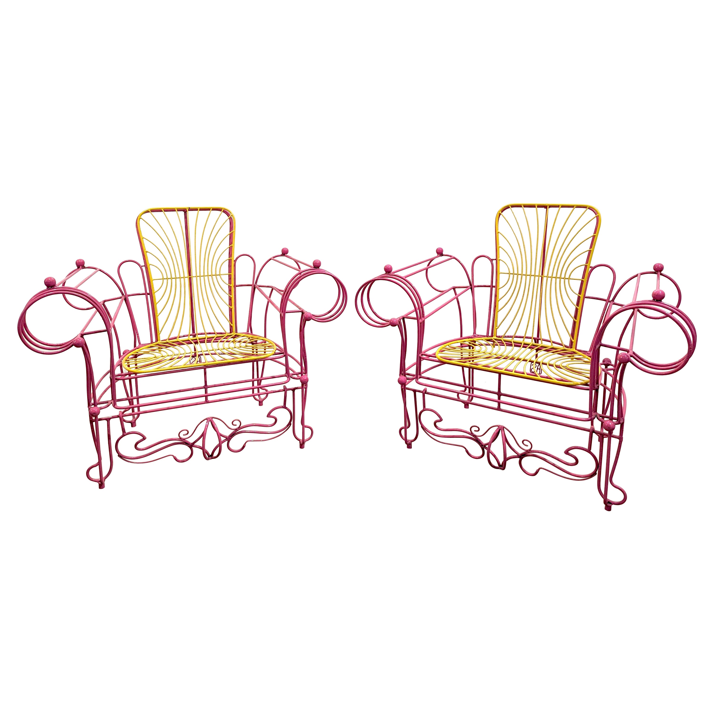 Paire de fauteuils Pop Art italiens Spazzapan des années 1990, sculptures en métal rose et jaune en vente