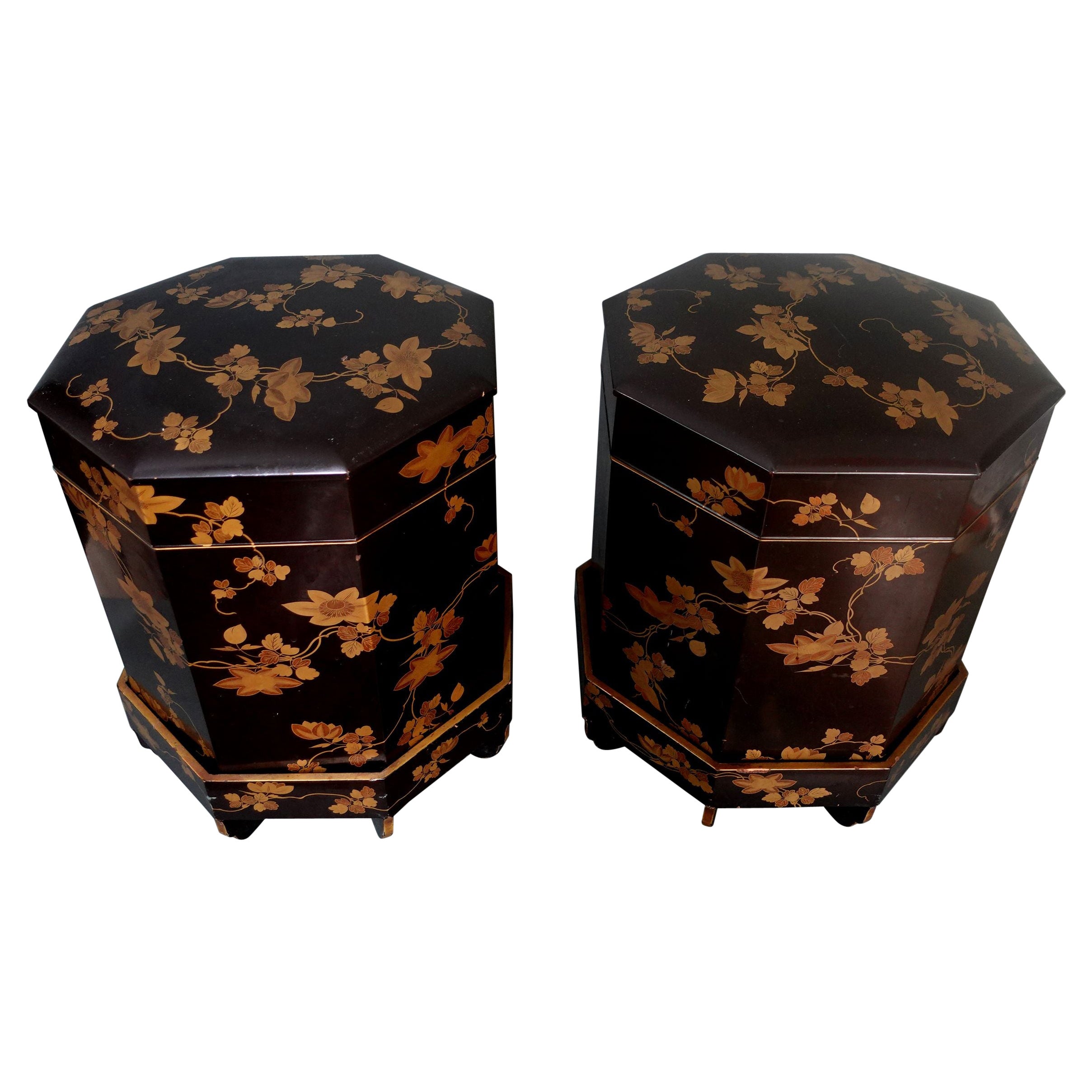 A Pair of Large Japanese Lacquer Kaioke Boxes For Sale