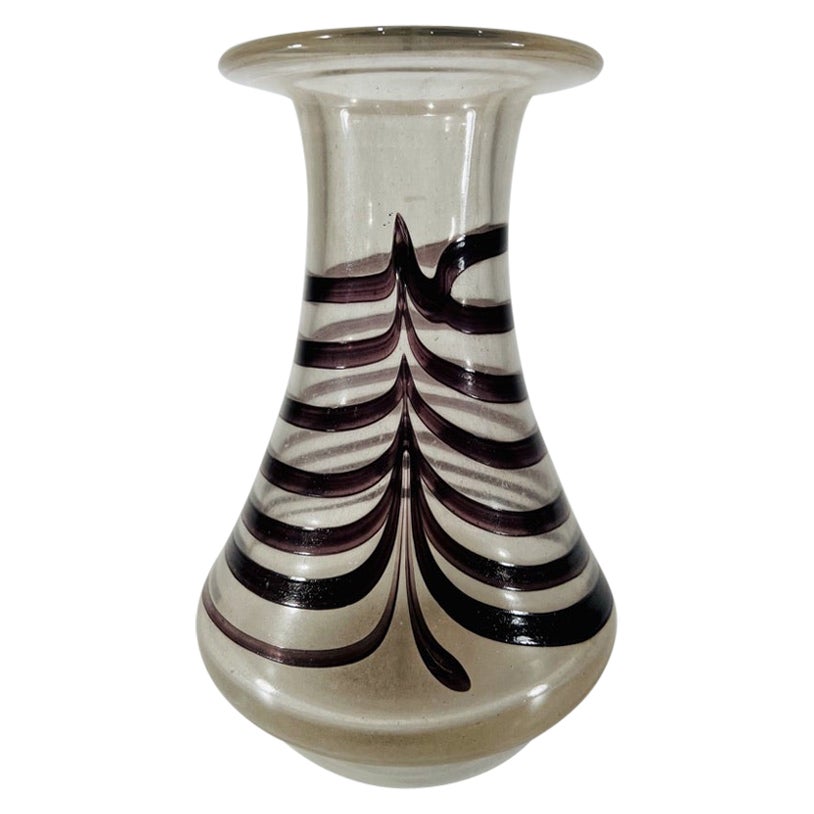 Vamsa Murano glass iridized vase circa 1990 For Sale