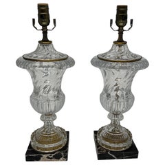 Paire de lampes de table en cristal et marbre de style Baccarat de Paul Hanson 