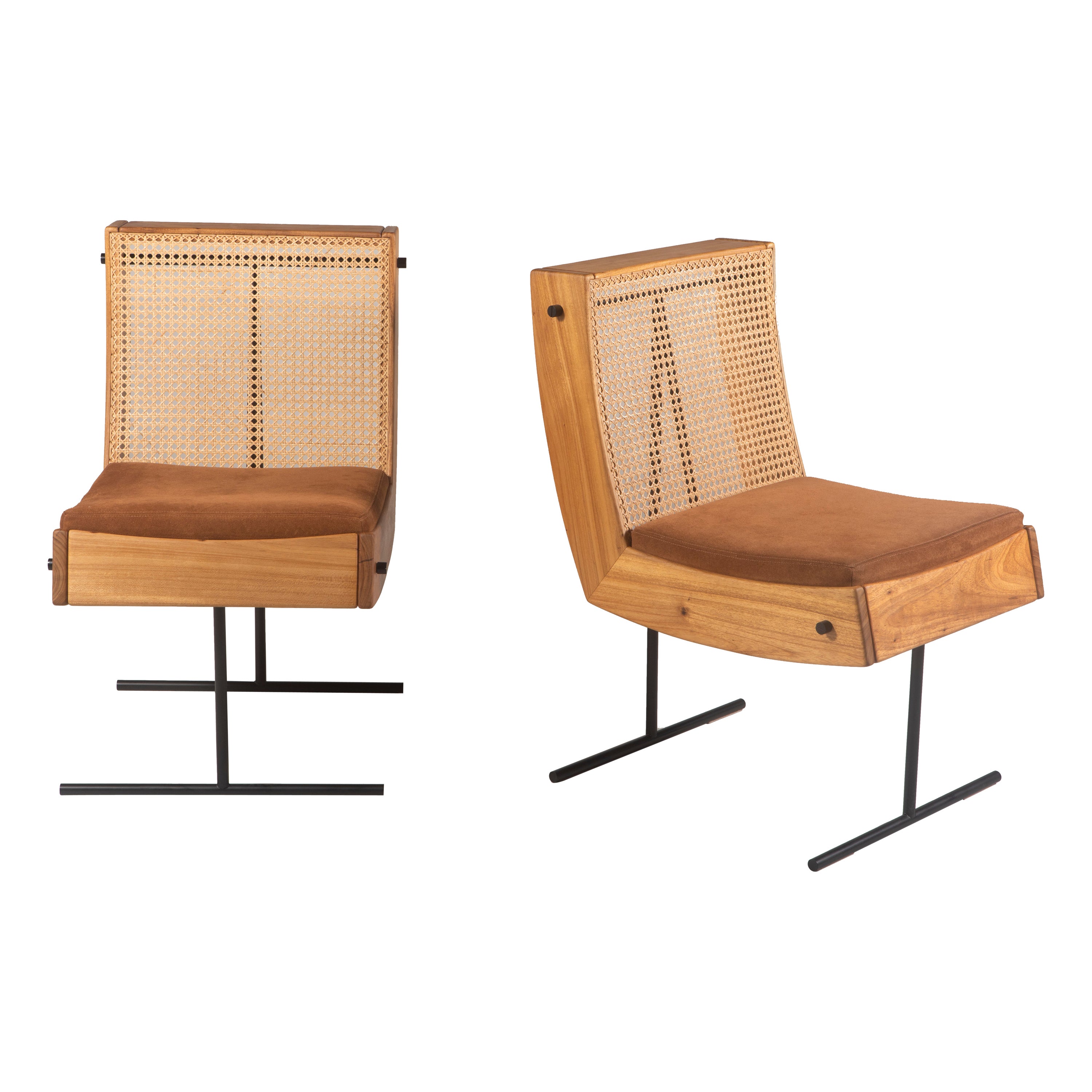 Paire de chaises contemporaines "Benja" de Gustavo Bittencourt, 2023