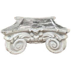 Antigua Columna Neoclásica de Piedra con Capitel Jónico, Siglo XIX