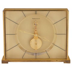 Pendule de cheminée en laiton doré Jaeger-LeCoultre, milieu du 20e siècle