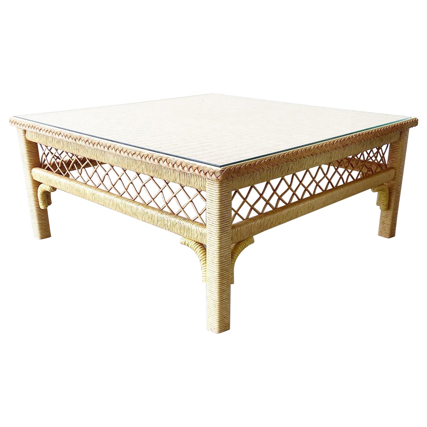 Table basse en osier avec plateau en verre Boho Chic en vente