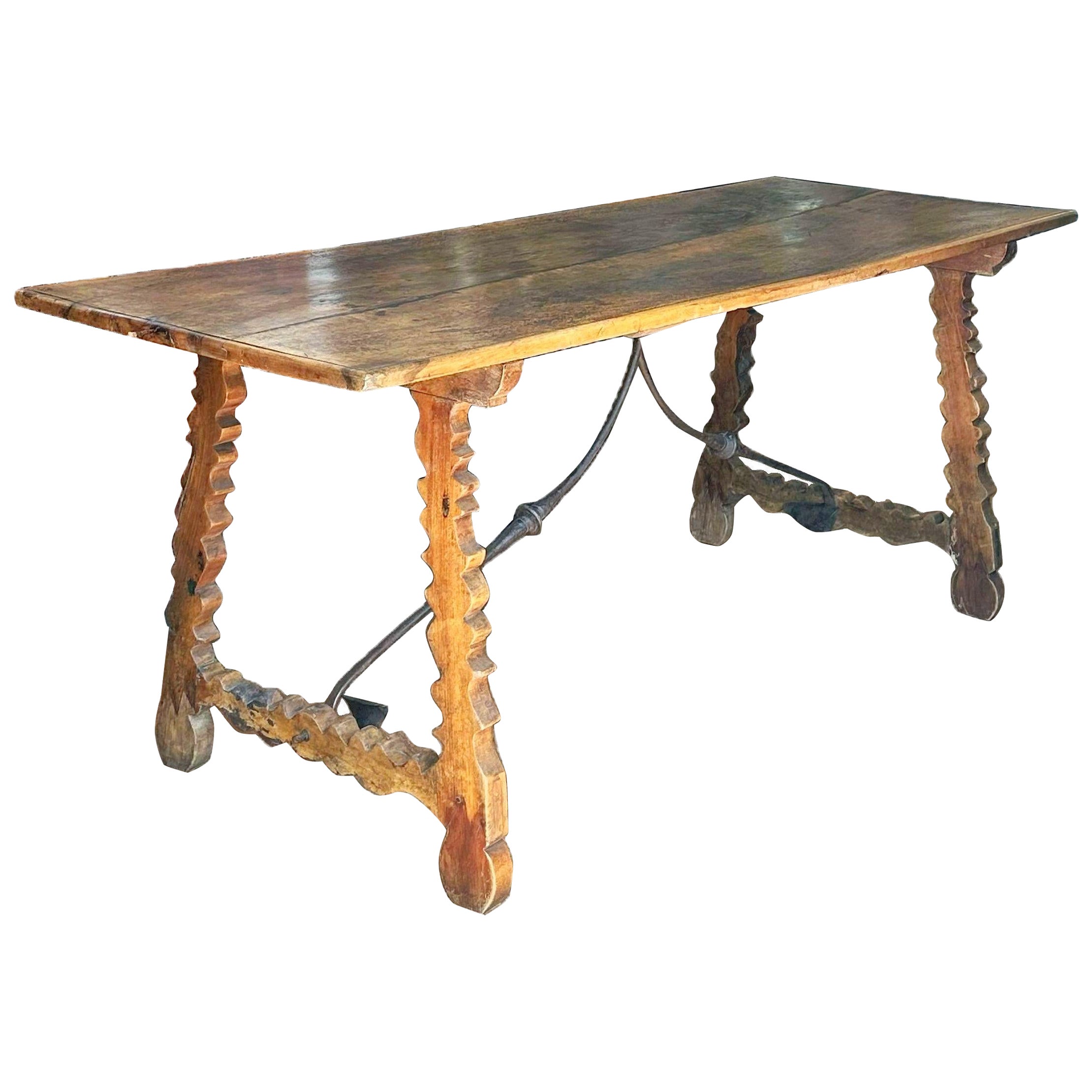 Italian Walnut Trestle Table - Circa 1730 im Angebot