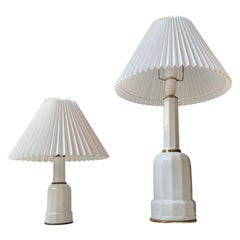 Lampes de table danoises anciennes Heiberg en porcelaine blanche et laiton