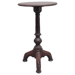 Table tripode en acajou sculpté du 19e siècle