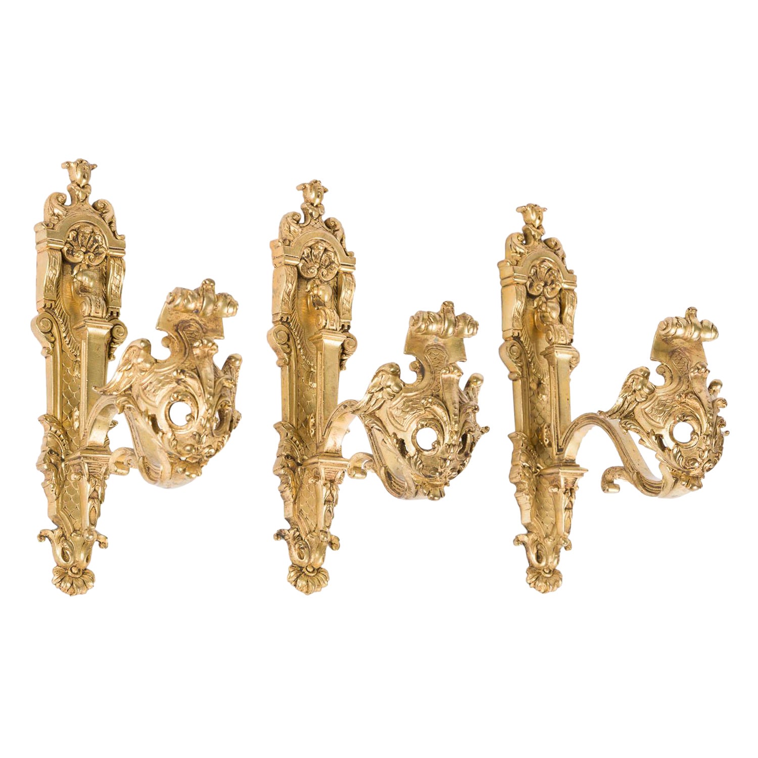 Set aus 3 verzierten Vorhanghaken aus vergoldeter Bronze im Louis-XV-Stil