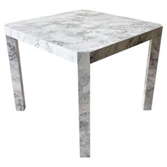 Table de salle à manger postmoderne en faux marbre blanc et gris