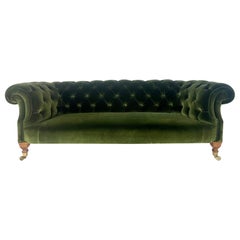 Canapé Chesterfield victorien en velours vert à dossier boutonné