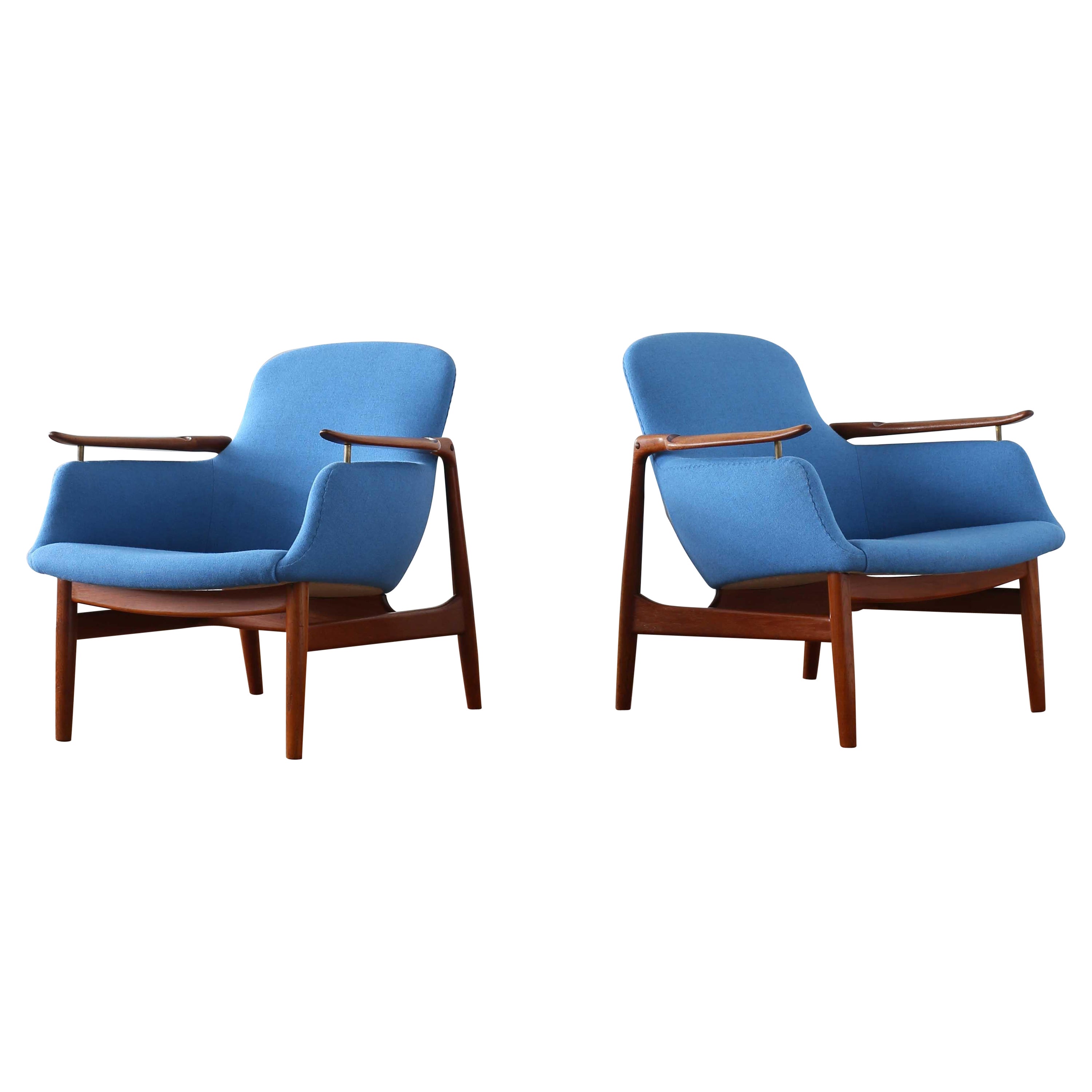 A pair of Finn Juhl NV53 easy chairs for Niels Vodder, 1953 For Sale