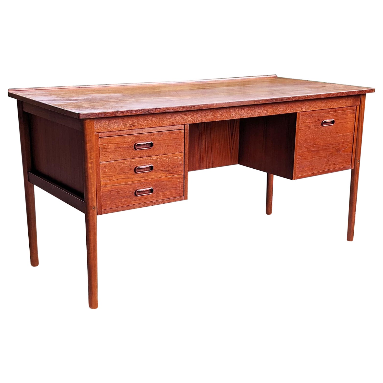 60s Mid Century Danish Teak Rosewood Arne Vodder Exec. Desk w/ Bookshelf drawers For Sale