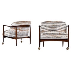 Fauteuils club en noyer sculpté Finn Andersen for Selig, 1960
