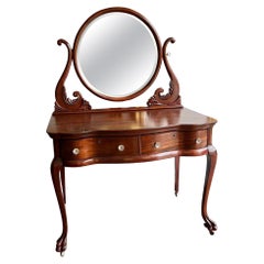 Antique Chippendale Style Mahogany Serpentine Front Vanity