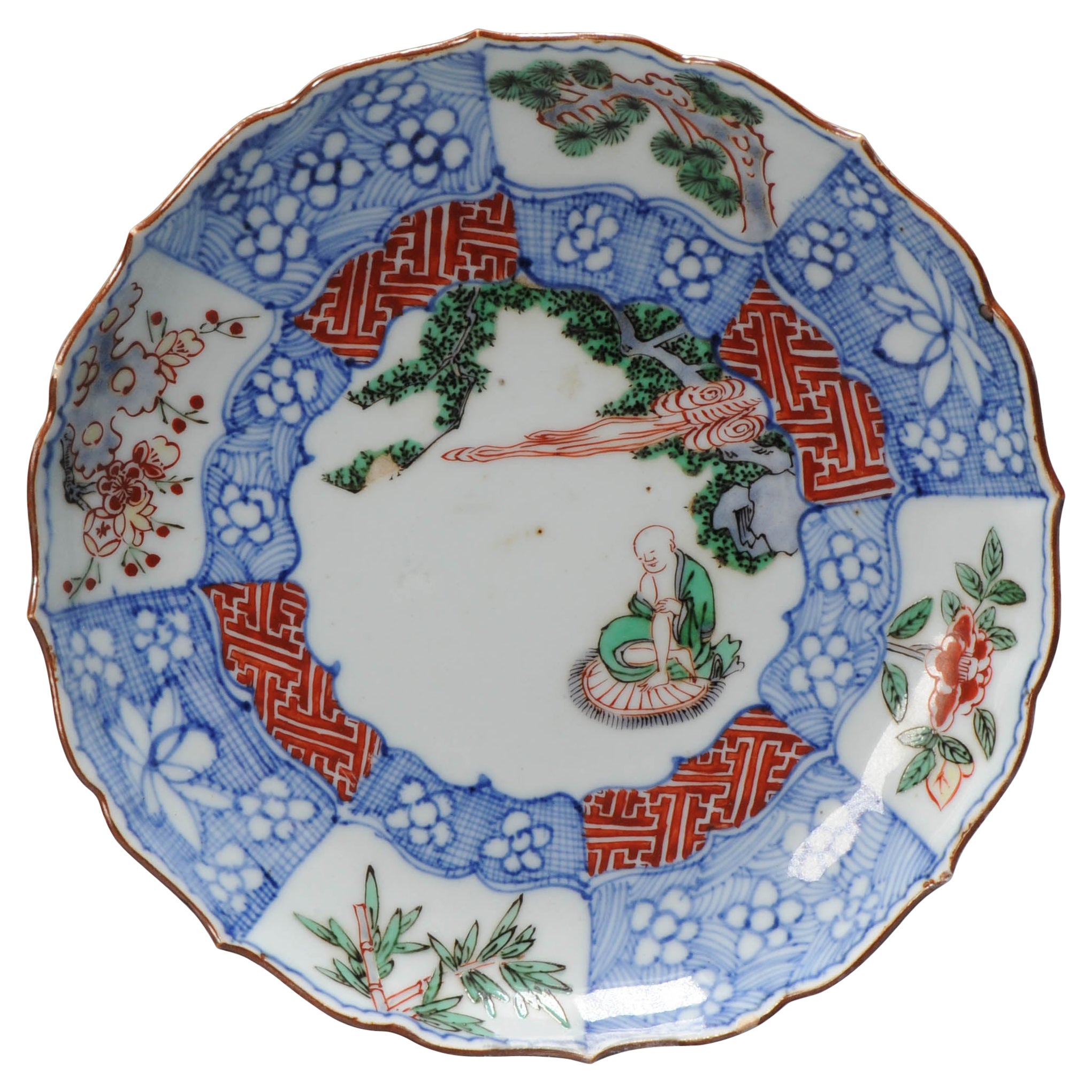 Antique Ko Akae Style Dish Japanese Porcelain Wucai, 17/18th C For Sale