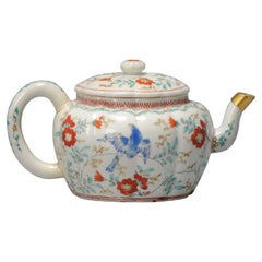 Antica teiera Kakiemon in porcellana giapponese del periodo Edo, uccelli e fiori, 17° secolo
