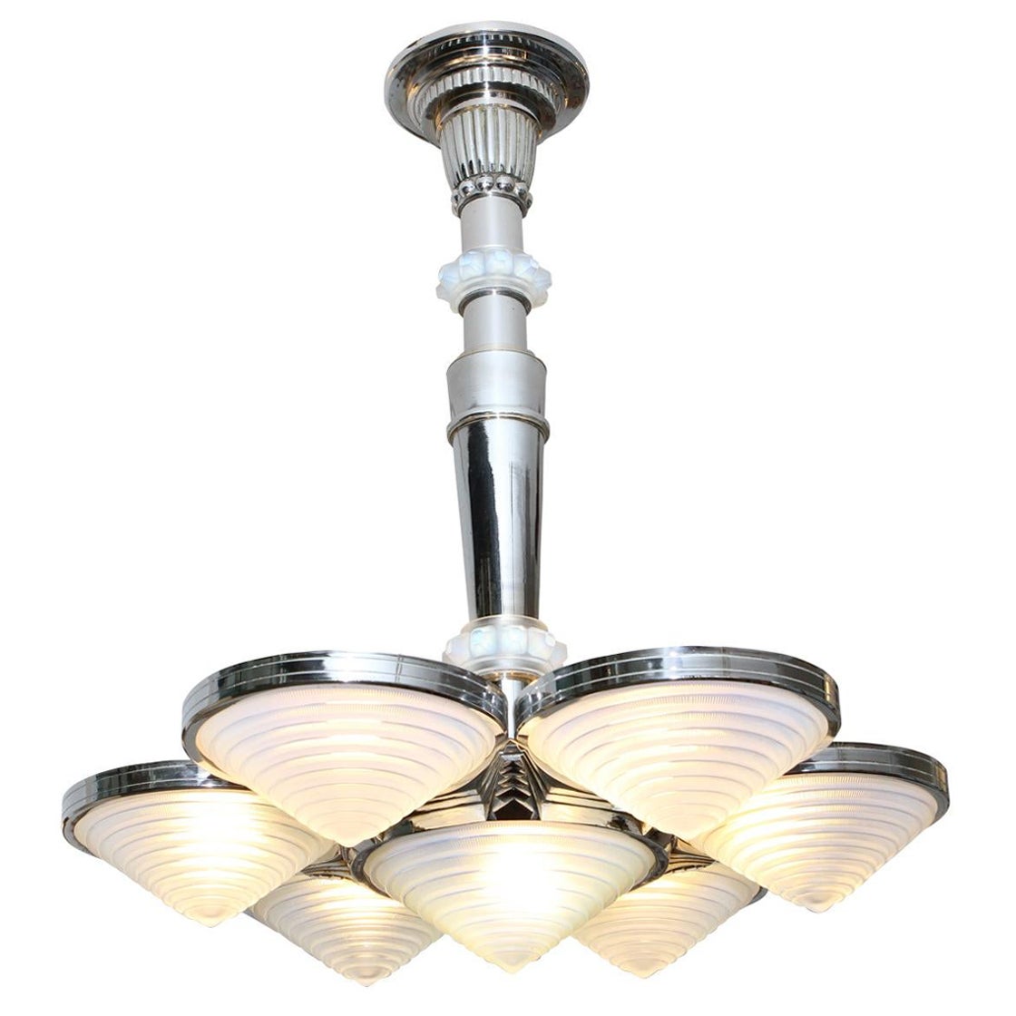 French Art Deco opalescent chandelier by G.Leleu  For Sale