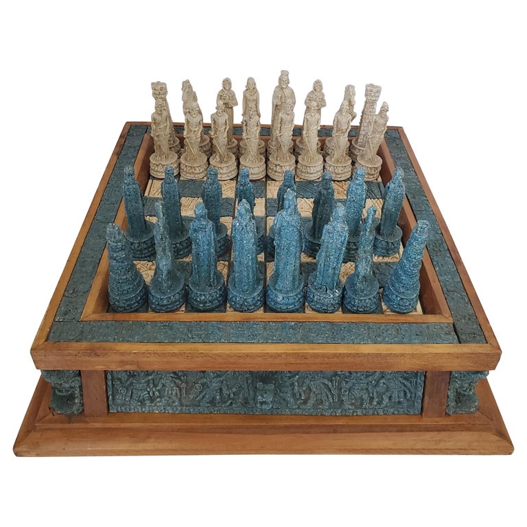 King's Knight Series Resin Chess Set with Black & Wood Grain Pieces - 4.25  King - The Chess Store