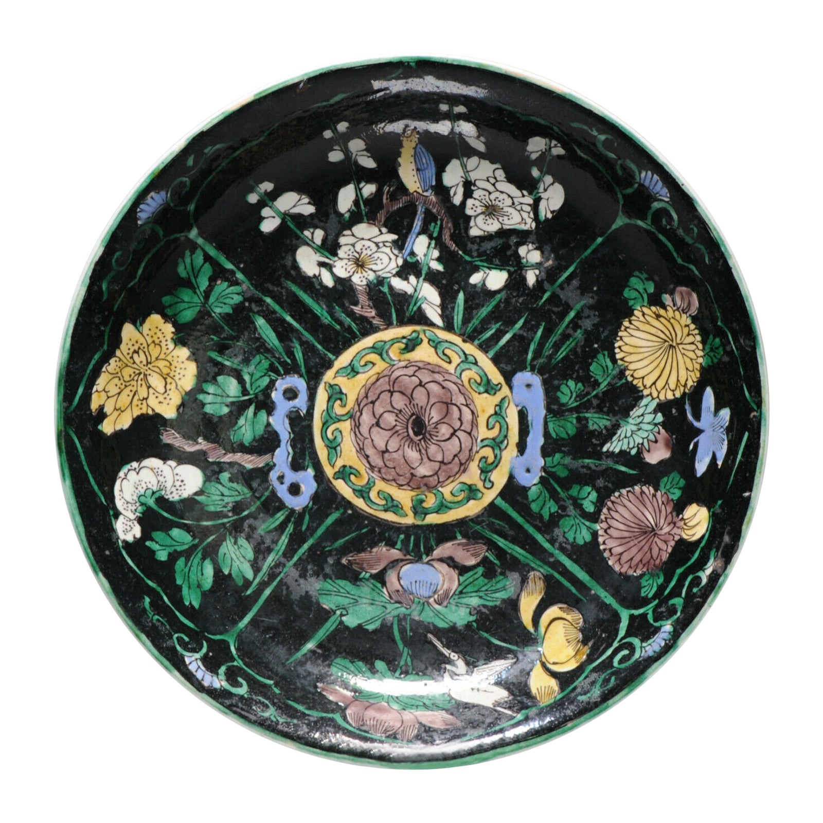 Rare Kangxi Chinese Porcelain Famille Noir Dish Birds Flower, ca 1700 Early For Sale