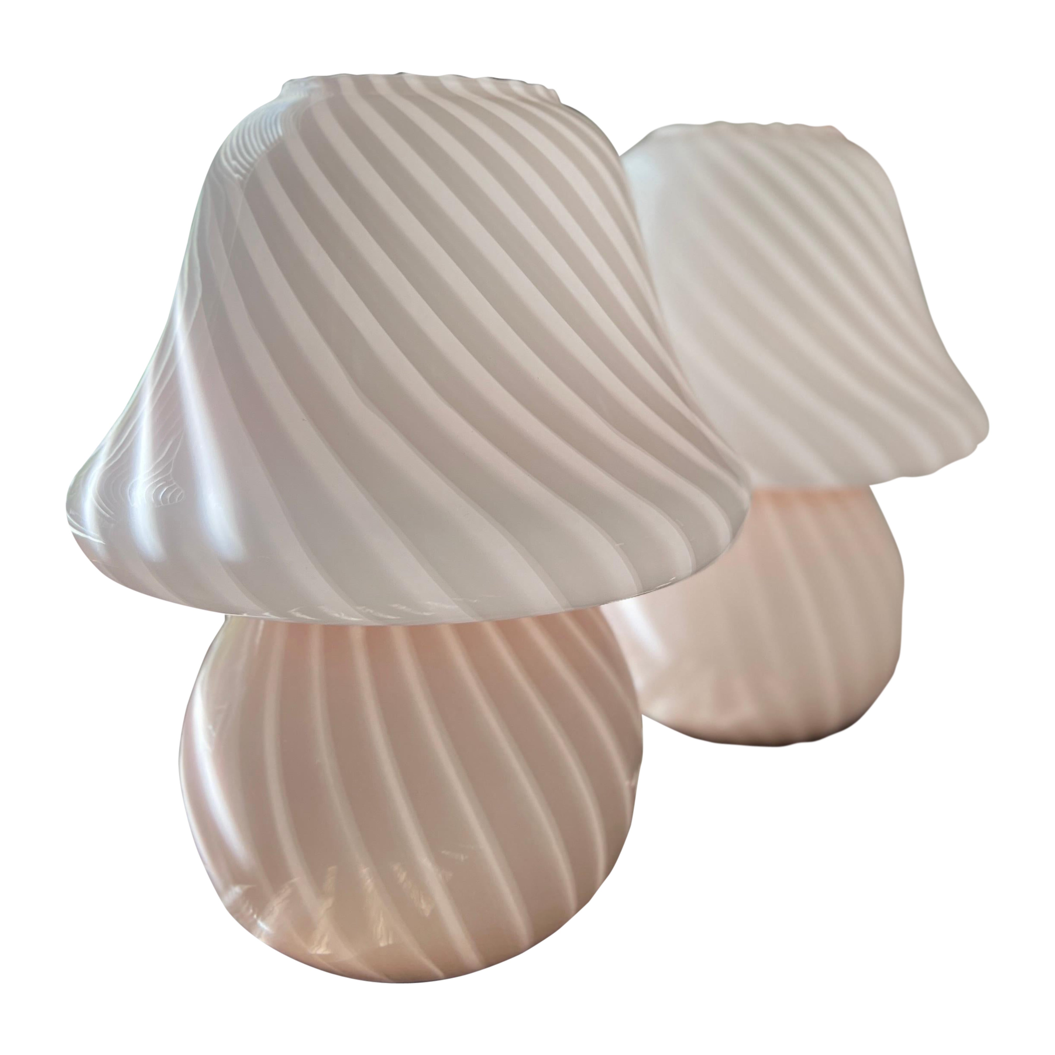 Vintage 1970s pair of Vetri Italian Murano glass pink mushroom lamps