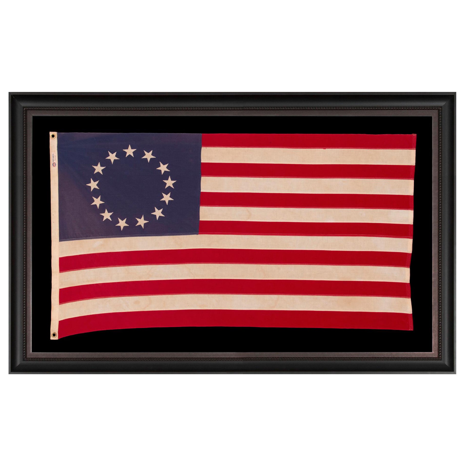 Drapeau à motif 13 étoiles de Betsy Ross, fabriqué par la société Annin, vers 1955-1965 en vente