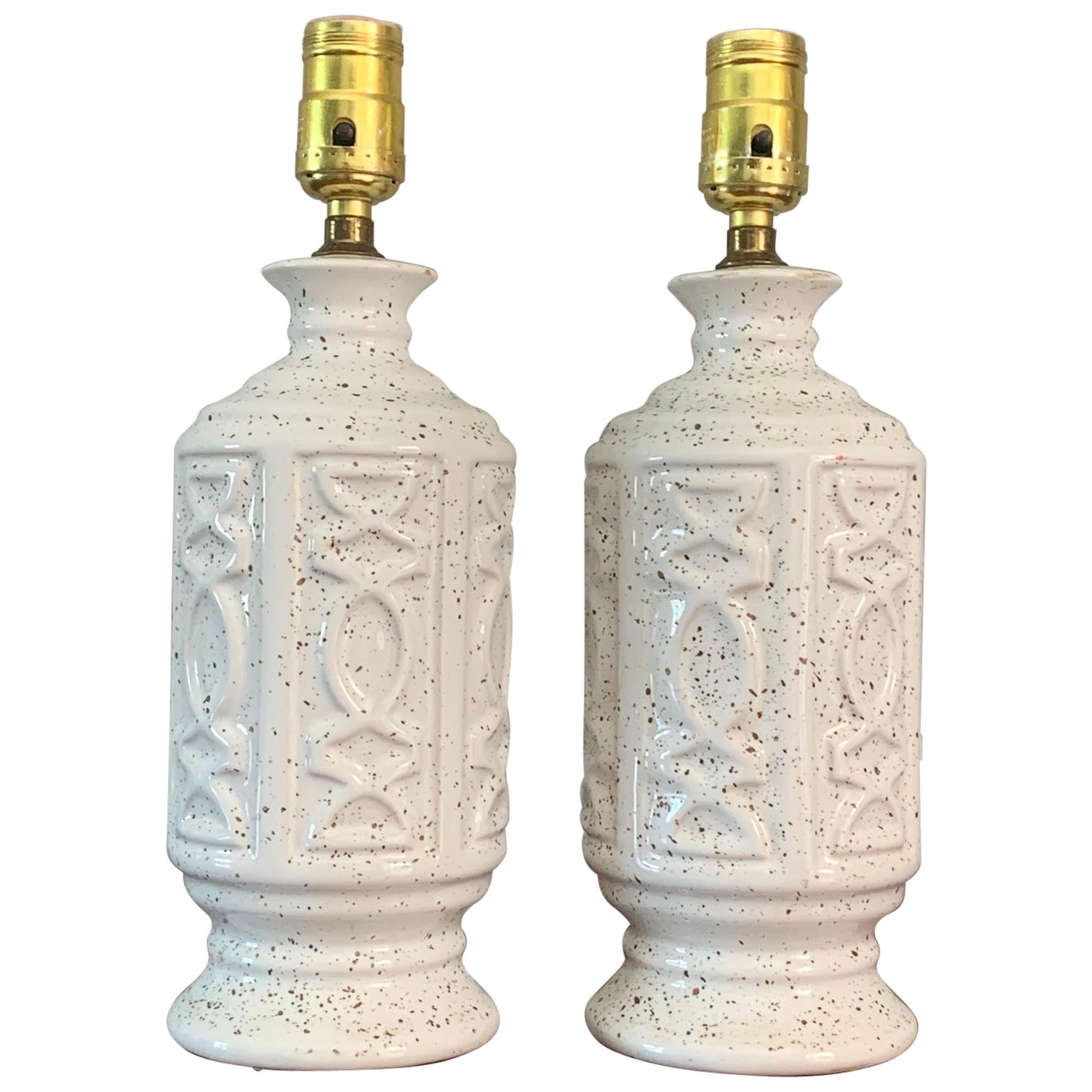 Paire de lampes de table blanches et dorées, Mid Century Modern en vente