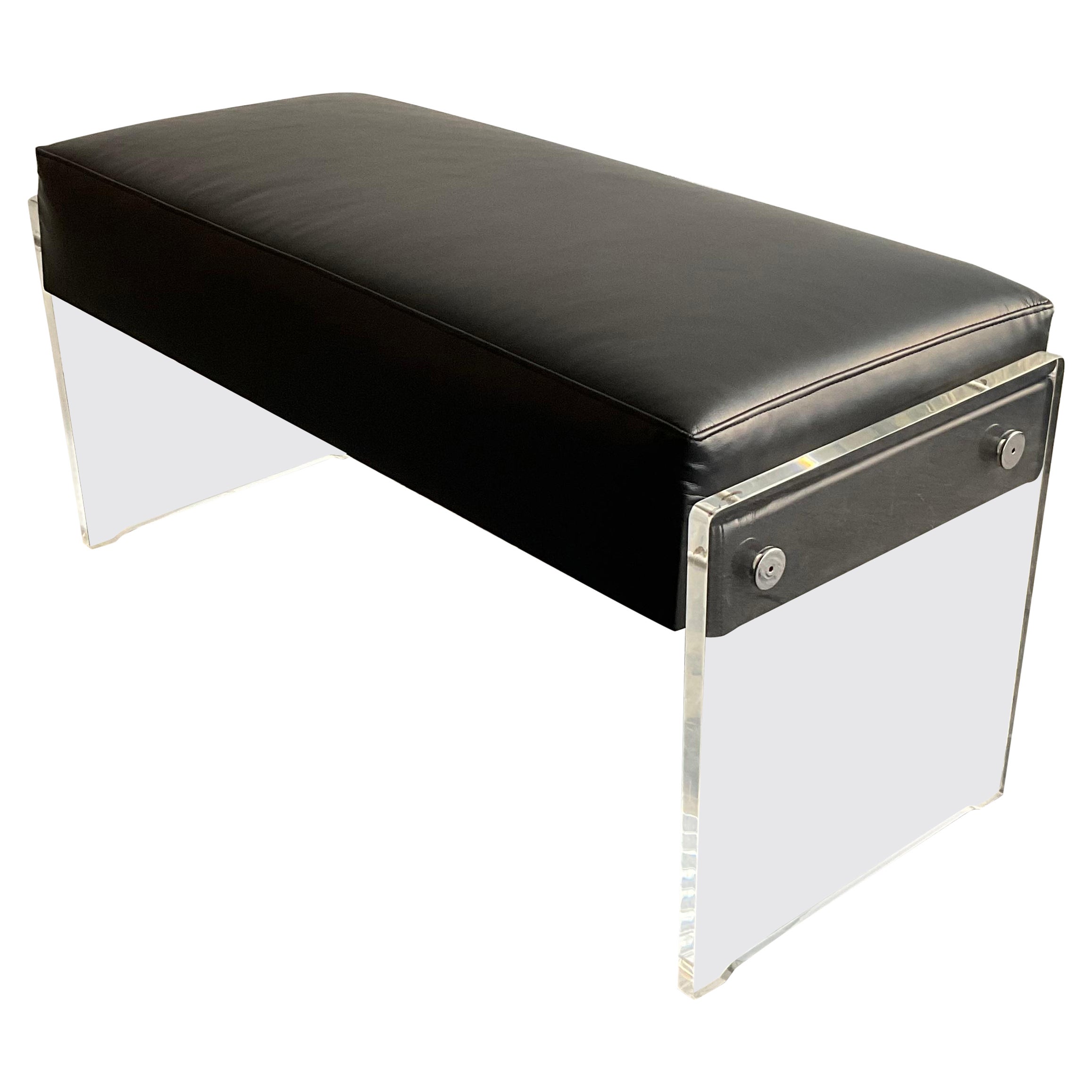 Banc vintage en lucite, chrome et cuir noir avec compartiment de rangement, 1970 en vente