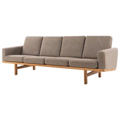 GE 236/4 - 4-seater sofa by Hans J. Wegner / Getama