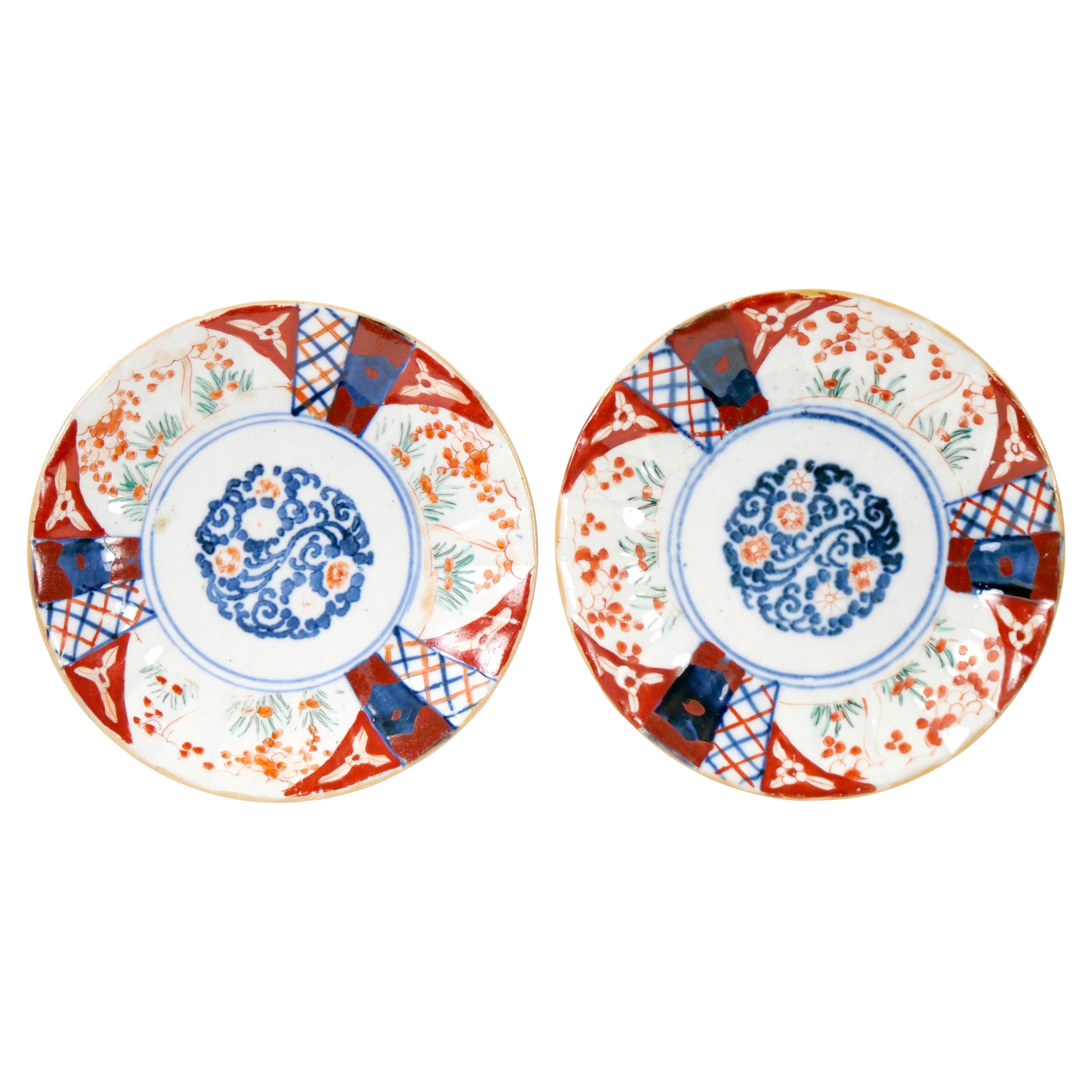 Pair Imari Porcelain Chinese Export Decorative Plates For Sale