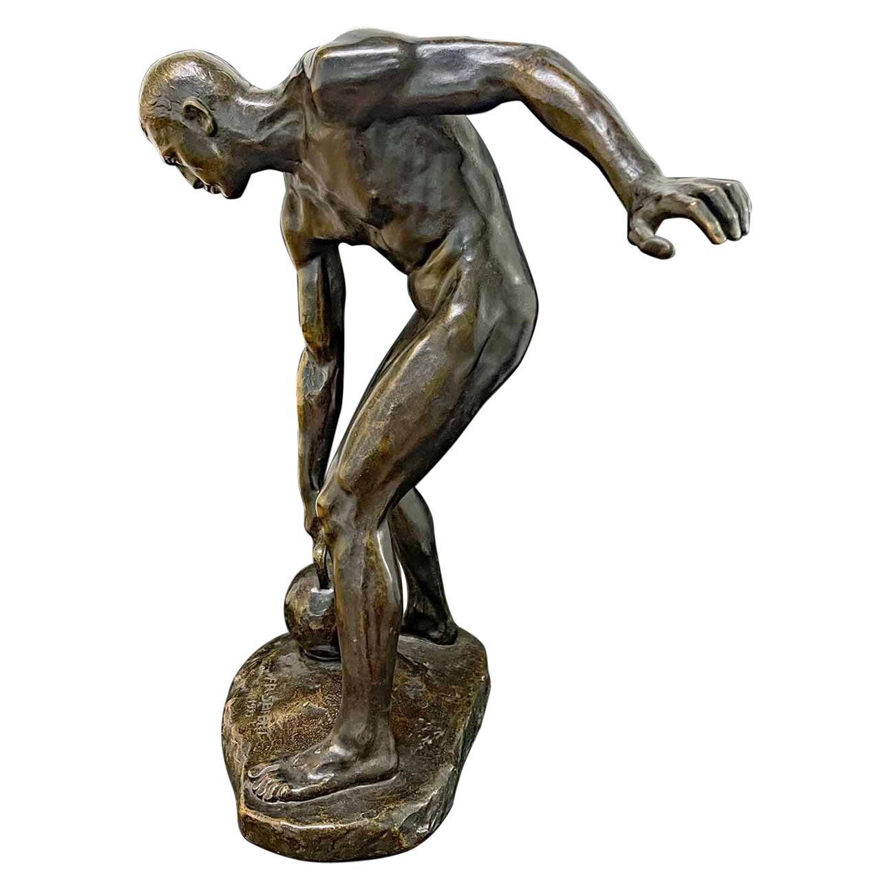 Seltene Bronzeskulptur mit männlichem Akt von Seifert, „Male Athlete with Kettlebell“ im Angebot