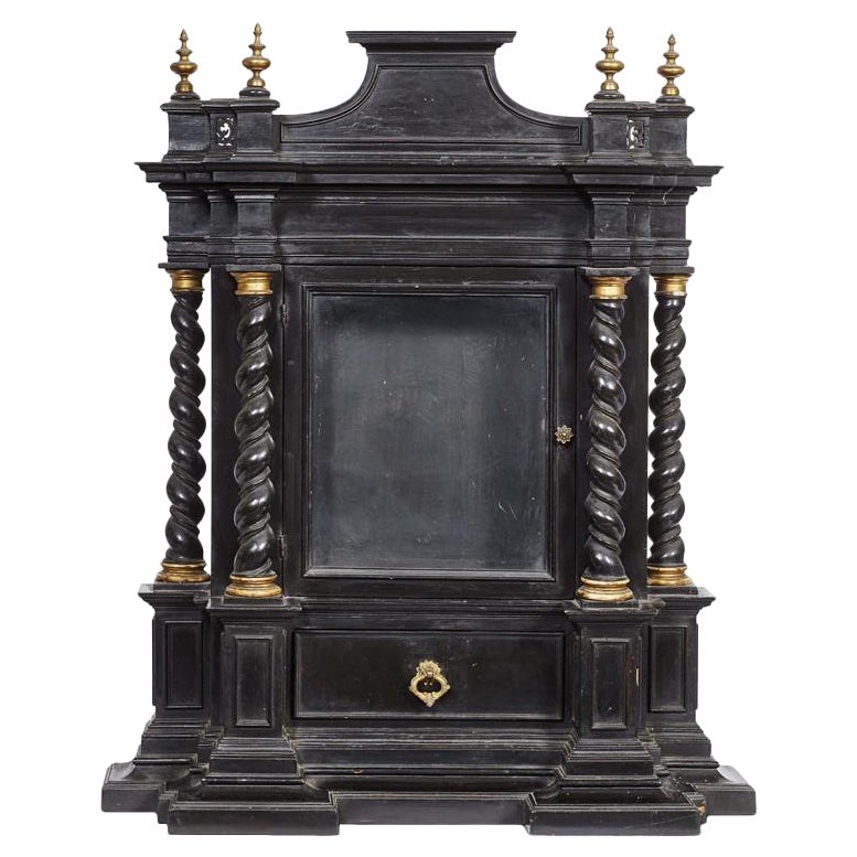 An early 18th century Florentine Ebonized Wood Aedicule Case For Sale