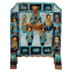 Paravent de table chinois de la période Ming en poterie Fahua Scholar Eight immortals Shoulou