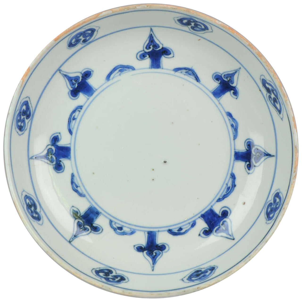Antique Chinese Porcelain Ming Wanli China Plate Rare Decoration, 16th Century For Sale