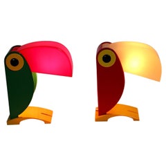 Pop Art Modern Retro Red Green Bird Parrot Plastic Table Lamps Pair 1980 Italy