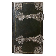 Complete bible bound in green leather morocco with silver clasps, 18th century