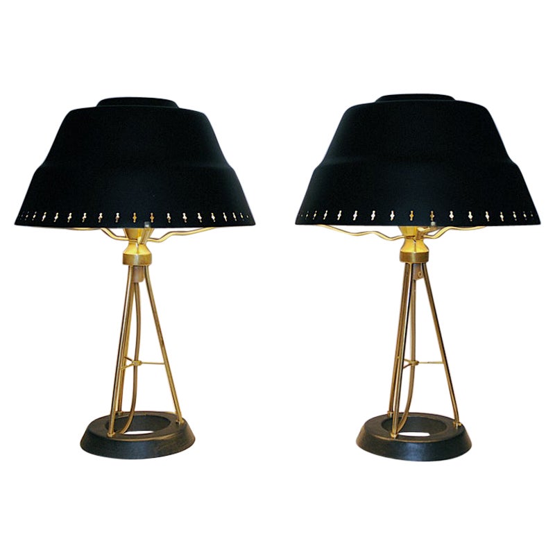 Schwarzes und klassisches Paar Tischlampen aus Metall von Uppsala Armaturfabriks 1950s im Angebot
